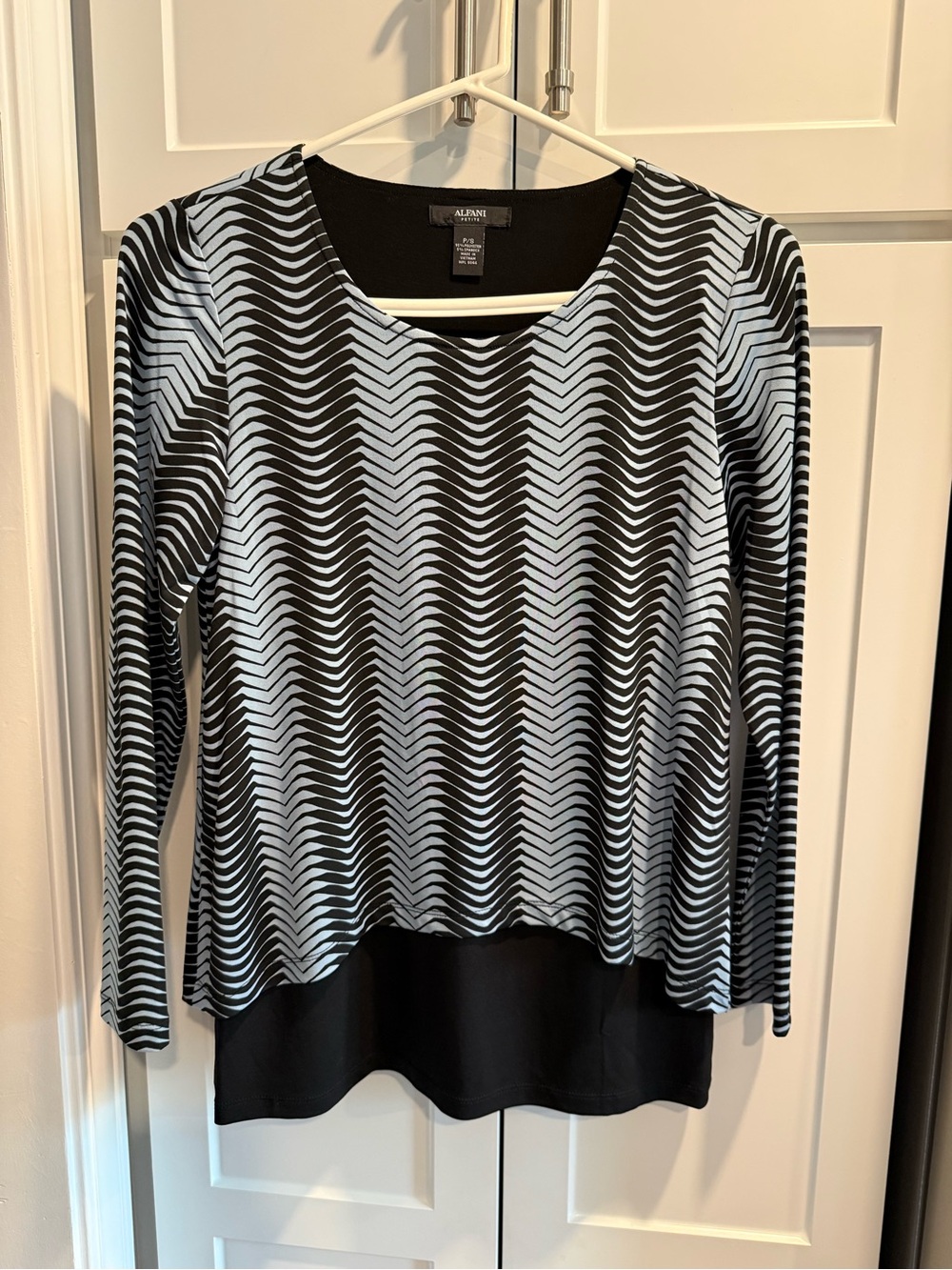 Alfani Black and Light Blue Chevron Layered Long-Sleeve Top Size Small
